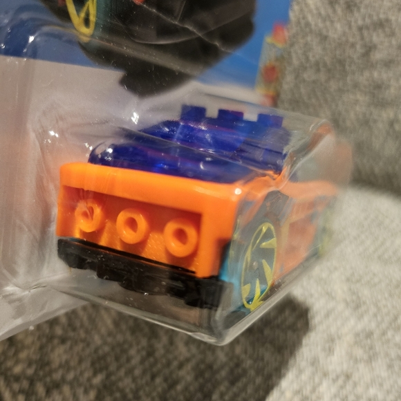 Hot Wheels Brick Rides Car Bundle - Picture 9 of 10